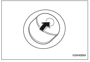 Para operar las salidas de aire centrales/laterales