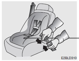 Montaje de un sistema de sujeción infantil con cinturón de seguridad abdominal / de bandolera