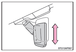 Ajuste de la altura del espejo retrovisor (vehículos con un espejo retrovisor interior antideslumbramiento automático)
